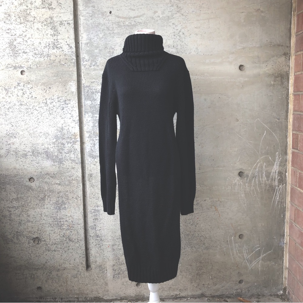 LONG WOOL SWEATER BLACK size small over sized high neck cropped back.OAK BRAND